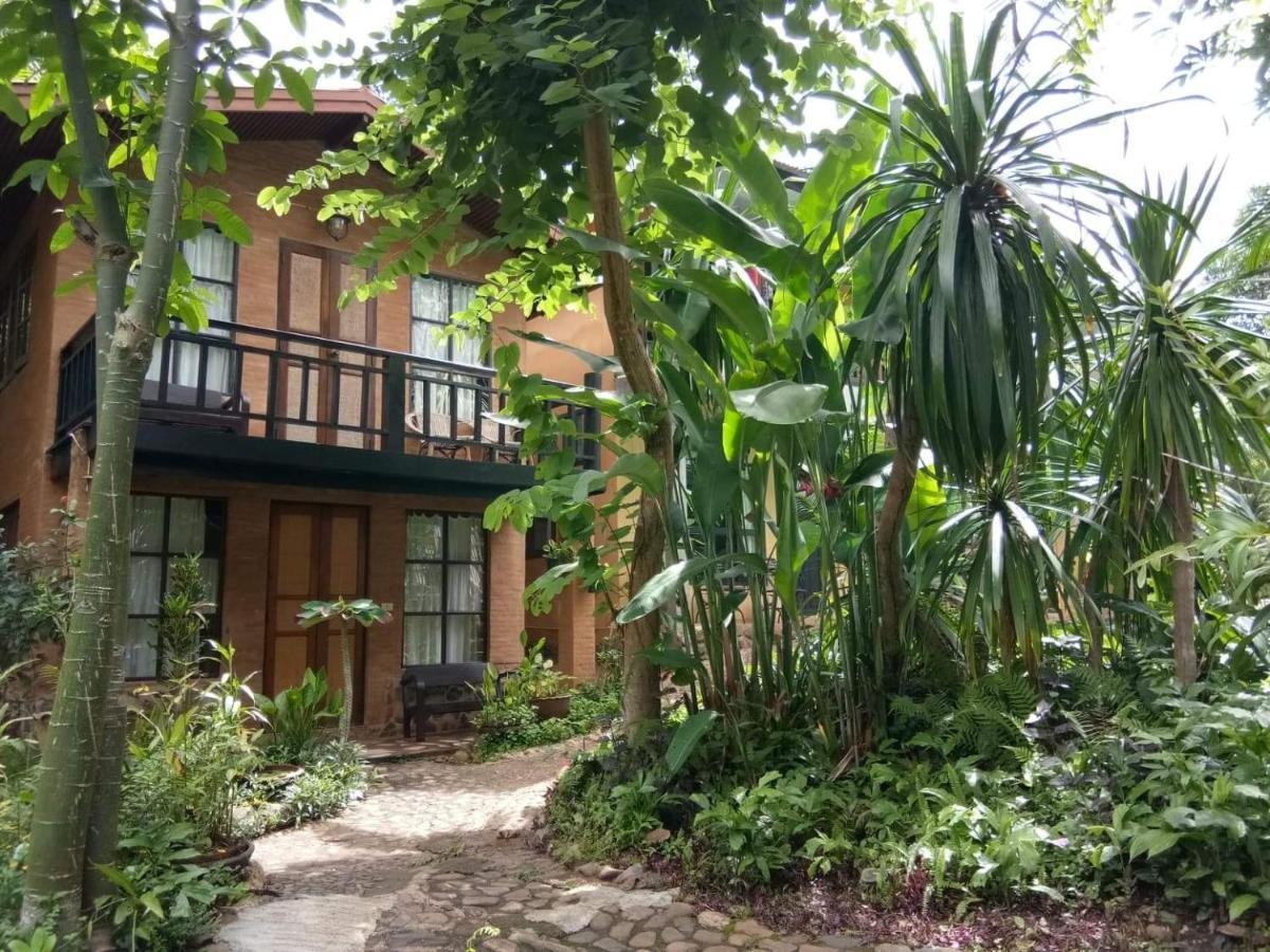 Little Eden Guesthouse Pangmapha Kültér fotó