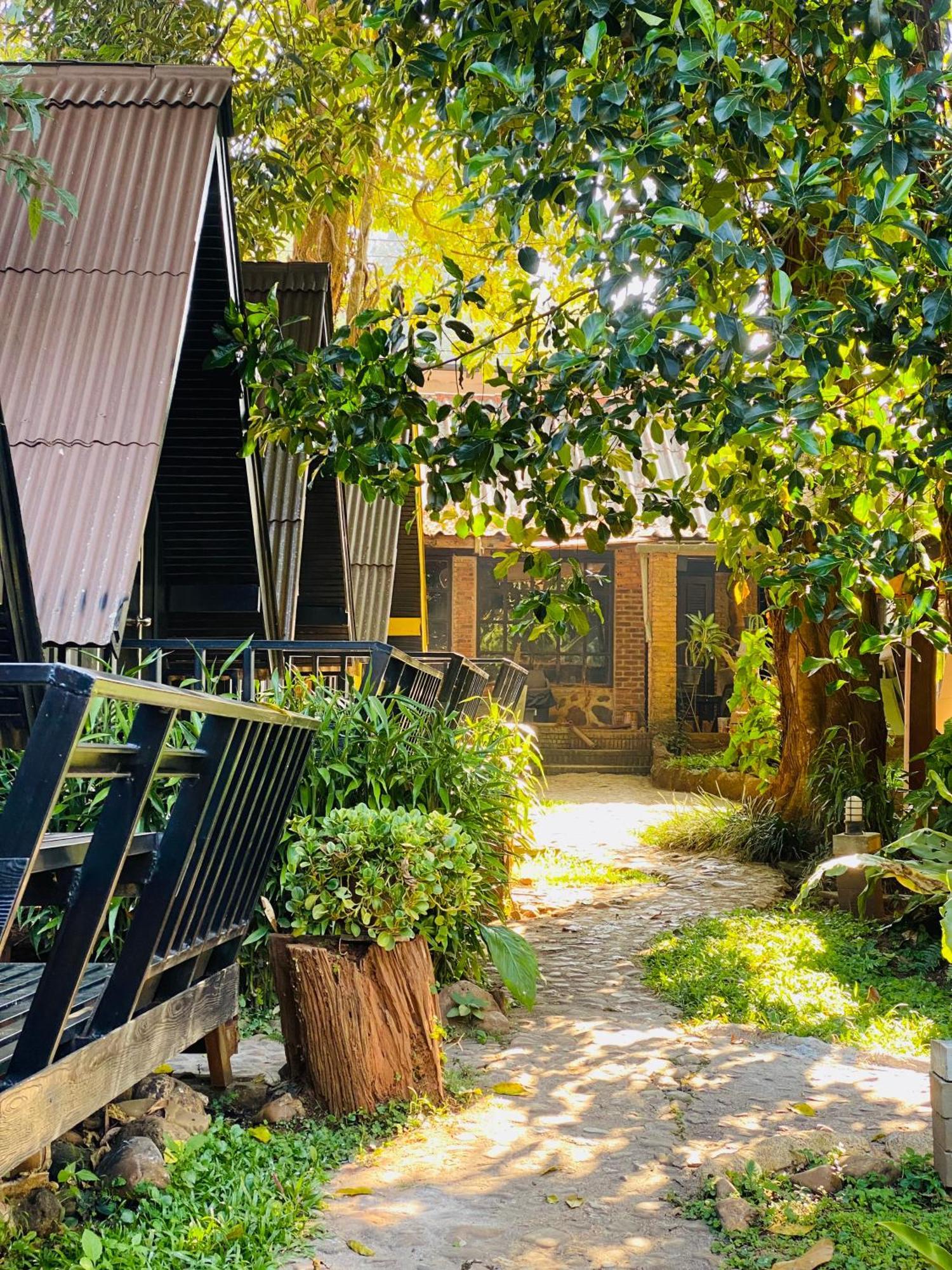 Little Eden Guesthouse Pangmapha Kültér fotó